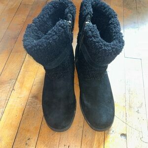 UGG Boots Blayre II Black Suede Shearling Cuff Buckle Side Zip Women Size US 9